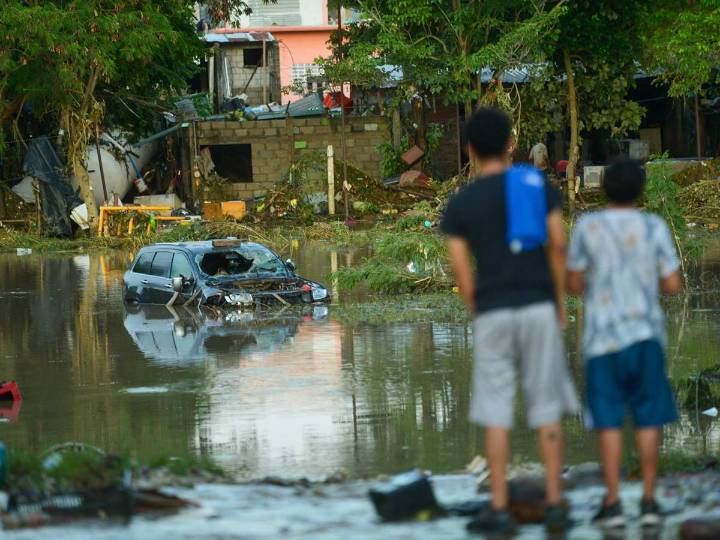 Se eleva a 37 número de muertos por intensas lluvias en México