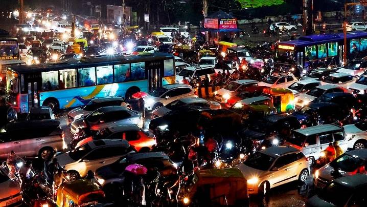 Indore News: Amid IMC Inaction, Congress Offers To Help Dismantle BRTS Corridor To Curb Traffic