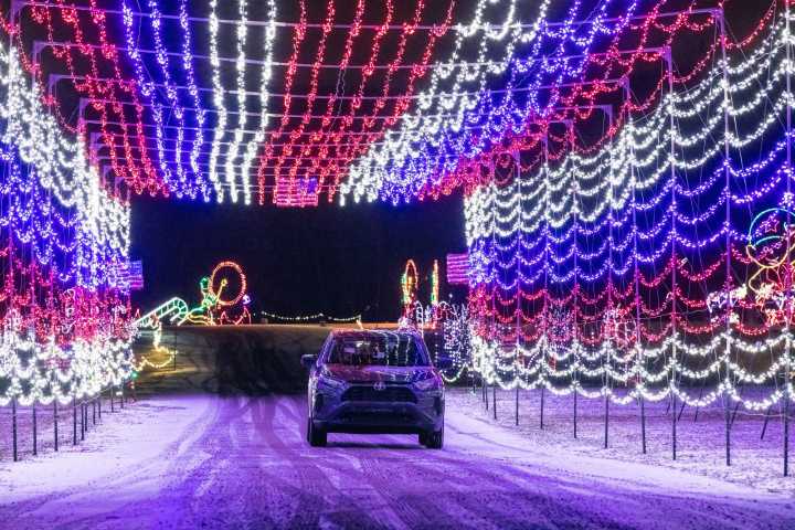 Admire MILLIONS of Christmas lights near Edmonton this winter