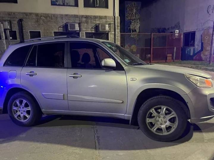 Un policía que trabajaba como DiDi mató a un adolescente que quiso robarle el auto