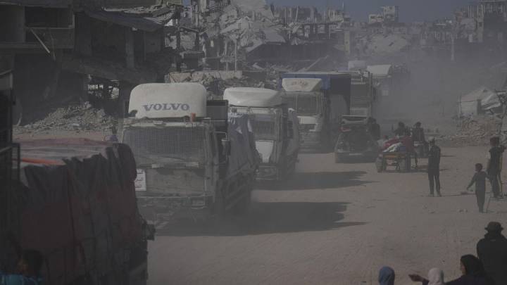 Israel suspende la entrada de ayuda humanitaria a Gaza tras acusar a Hamás de violar el alto el fuego