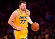Gana Lakers a Grizzlies
