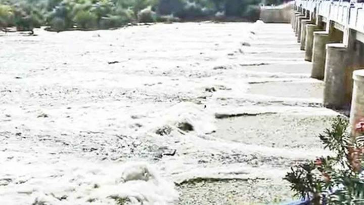 Flood alert issued as water released from Tamil Nadu's Sathanur dam