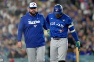 Blue Jays’ George Springer leaves Game 3 of World Series with apparent injury