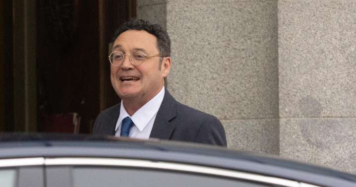 La Fiscalía sale al rescate de García Ortiz y contesta al Supremo que «carece de competencia» para suspenderle del cargo