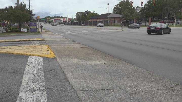 Man fatally struck by pickup on Garners Ferry Road in Columbia