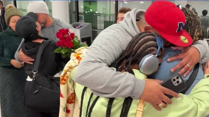 Familia varada en Jamaica por el paso de Melissa regresa finalmente a Boston