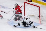 Chicago Blackhawks: Point streak ends in loss to Los Angeles Kings