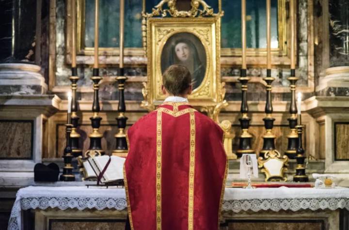 Brooklyn Diocese consolidates Latin Mass to 2 parishes amid priest shortage