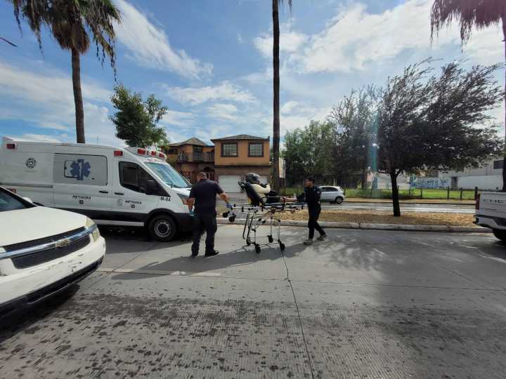 Motociclista trasladado a nosocomio tras colisión