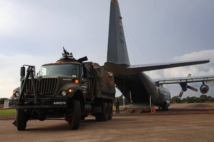 Fuerzas Militares transportan más de una tonelada de productos del Vichada hacia Bogotá