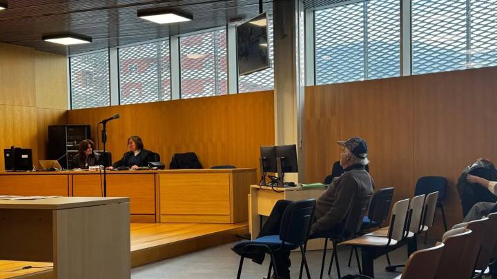 Condenado un hombre de 70 años da un año de cárcel por amenazar a tres vecinos con una escopeta y golpear a otro