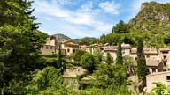 El pueblo francés que atrae a casi un millón de visitantes pese a sus 250 vecinos muy preocupados por el turismo