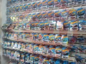 La respuesta a las flores amarillas, regalar Hot Wheels