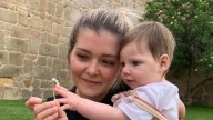 Carla, madre de Vera, con una rara mutación en el gen CASK: "Te sueltan el diagnóstico y te mandan a casa, es muy traumático"