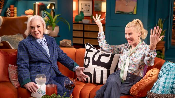 'Busy This Week': Busy Philipps Returns for Holiday Late Night Fun