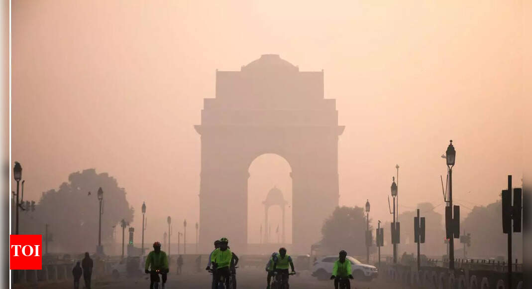 Delhi NCR smog alert: Essential tips to prevent eye irritation during pollution season