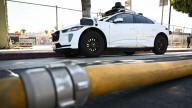 Policía detiene taxi por infracción, pero no puede multarlo porque se trataba de un robot