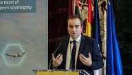 Sébastian Lecornu inicia contactos para formar nuevo gobierno en Francia tras renunciar a su cargo