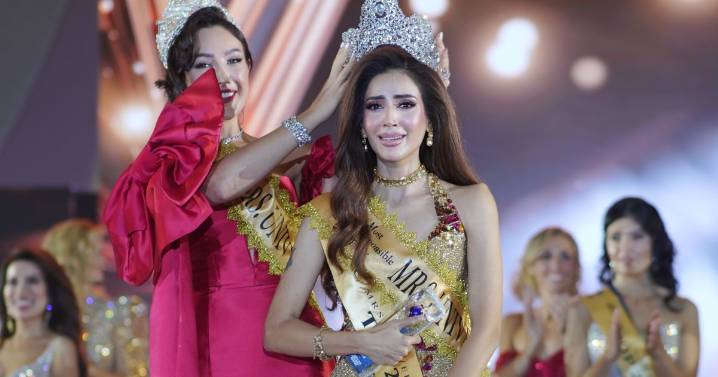 Sherry Singh Makes History As The First Indian To Be Crowned Mrs Universe
