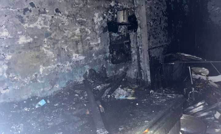 Por un desperfecto en un extractor, se prendió fuego un quincho