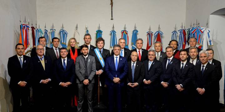 Javier Milei recibirá el jueves en Casa Rosada a un grupo de gobernadores para comenzar a negociar las reformas