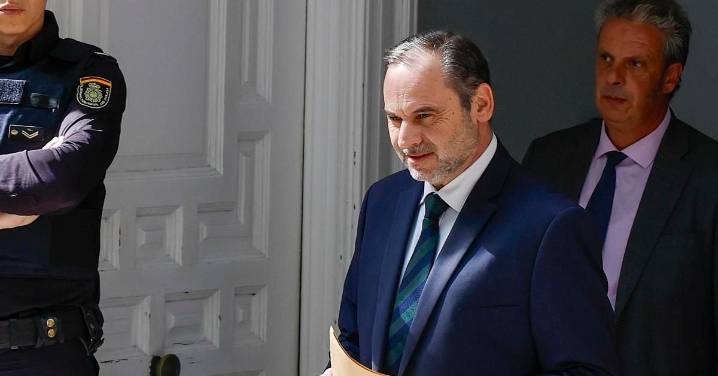 Los palos de ciego del juez y el fiscal Anticorrupción enredan al PSOE en el caso Ábalos