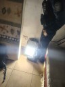 Robó un reflector de alumbrado público con un cuchillo, policías fueron tras él y lo capturaron