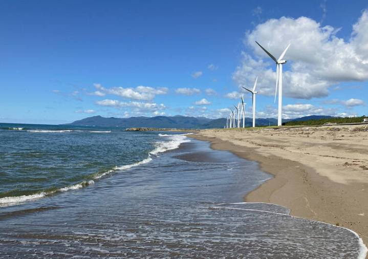 Global renewable power output overtakes coal for the first time, report says