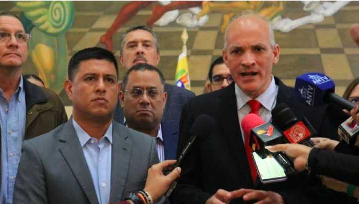 Ejecutivo entregó proyectos de Presupuesto y Endeudamiento 2026 a la AN