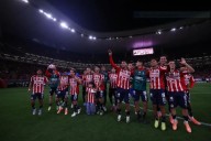 Chivas humilla 4-1 al Atlas con triplete de la “Hormiga” González