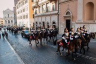 Pope urges Italy to remain open to migrants during rite of passage visit to presidential palace