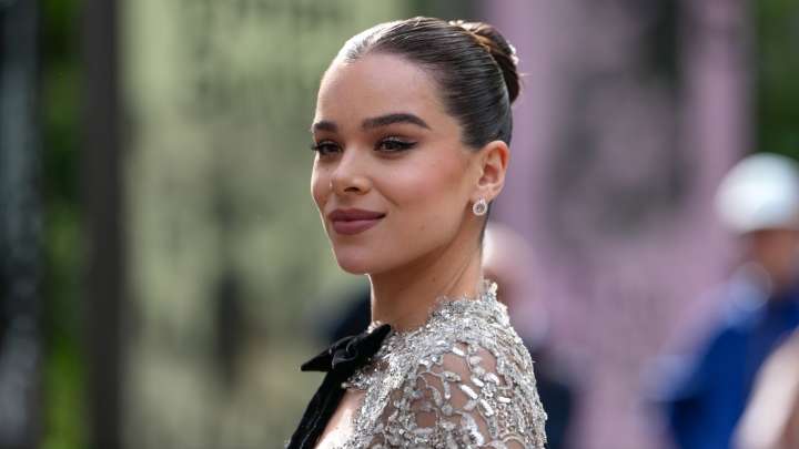 Hailee Steinfeld Keeps Having Her Explicit Sinners Line Yelled At Her In Public