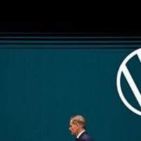 Volkswagen posts 1-billion-euro loss on tariffs, Porsche woes