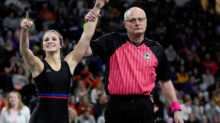 3-time Iowa wrestling state champ Katie Biscoglia commits to Wartburg