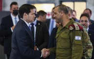 Visita Rubio centro de supervisión del alto el fuego en Gaza