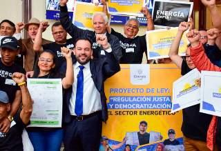 Gobierno radicó el proyecto de ley para democratizar el sector energético y modernizar la regulación de servicios públicos