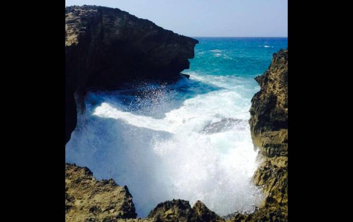 Turistas colombianos rescatados tras accidente en la Cueva del Indio en Arecibo
