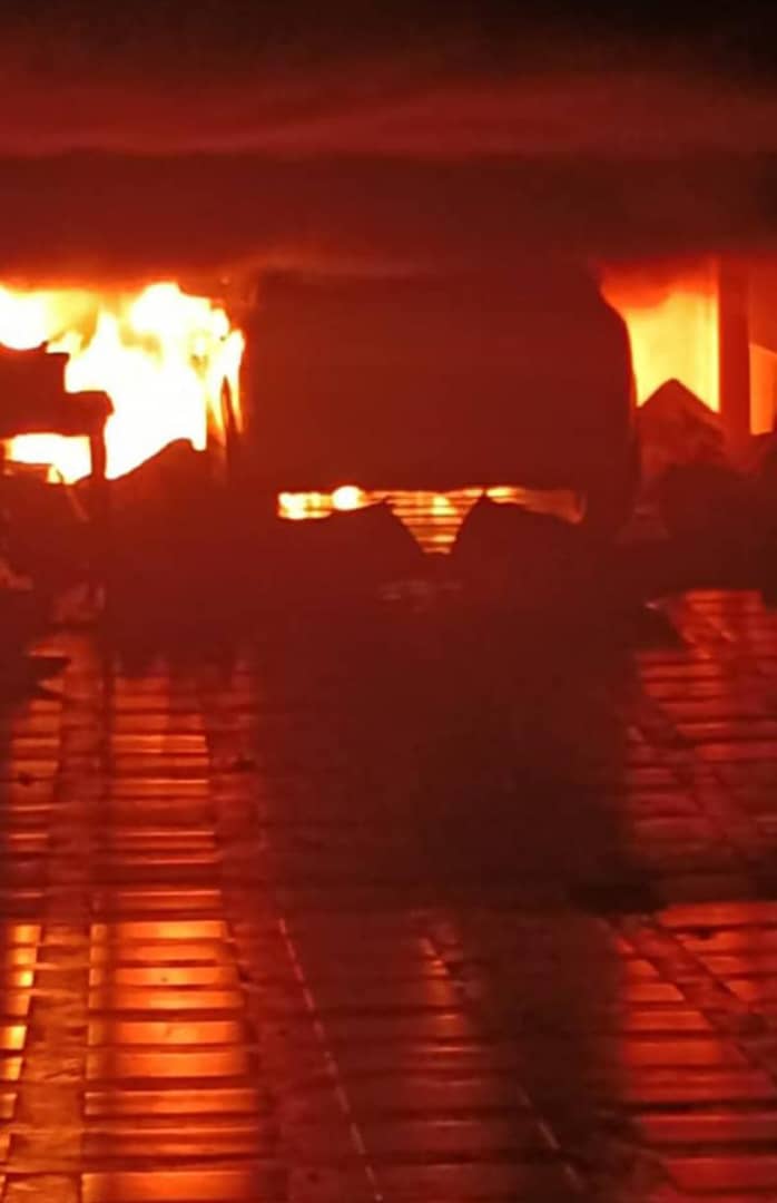 Incendio consume gran parte de la casa del Dr. Arévalo Salazar