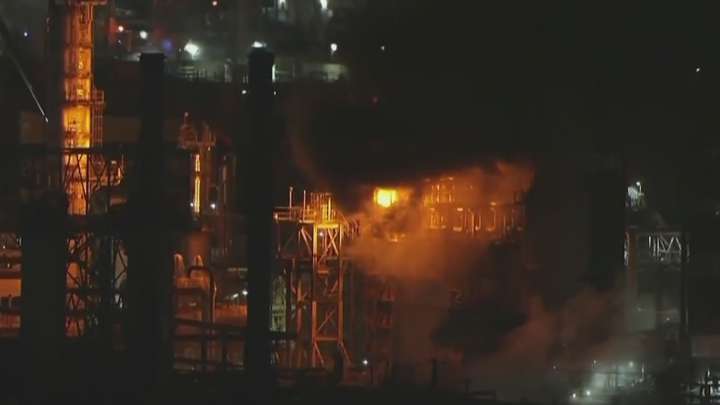 Se Registra Incendio en la Refinería de Chevron en California
