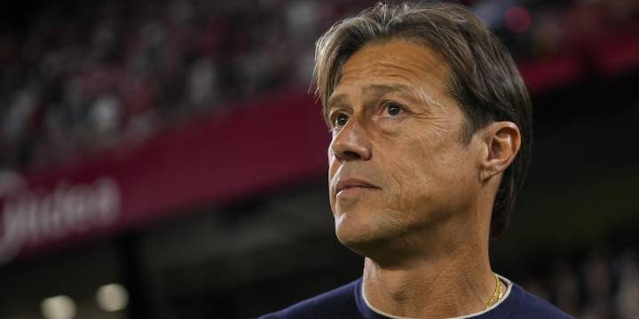 “¡Vayan y ganen, carajo!”: la eufórica charla de Matías Almeyda con el plantel del Sevilla antes del triunfo ante el Barcelona