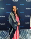 Cuestiona escritora y activista moldes impuestos a la feminidad