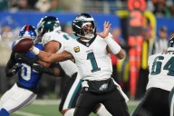 Pro Picks: Eagles will get back on track with a victory at Minnesota