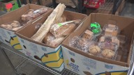 Food banks aid federal workers amid ongoing government shutdown
