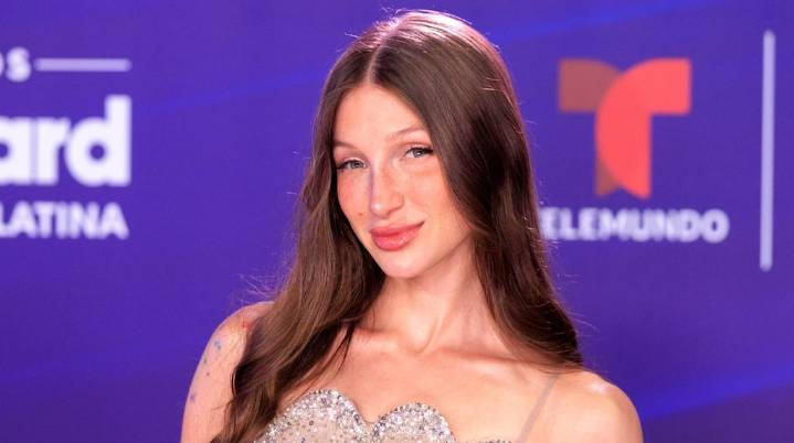 De Peso Pluma a Yamie Safdie, los artistas se lucen con sus mejores looks en los Latin Billboard Awards