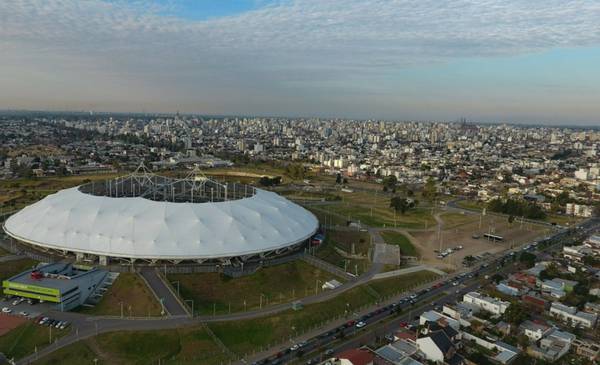 Vecinos enojados por la música a alto volumen cerca del Estadio Único
