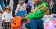 Vendors hand out candy, show off seasonal selections at Frederick Fall Festival