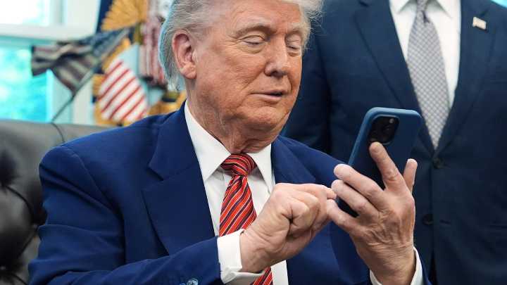Quién es Russell Vought y por qué el vídeo que Trump ha hecho con su cara e IA causa tanta polémica