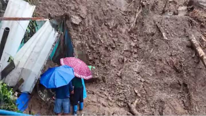 News18 Evening Digest: PM Modi Expresses Grief Over Darjeeling Rain Deaths, Air India Flight Lands Safely After RAT Deploys & Other Stories