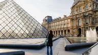 Impactante robo en el Museo del Louvre: en solo siete minutos, se llevaron joyas de Napoleón y la emperatriz Eugenia